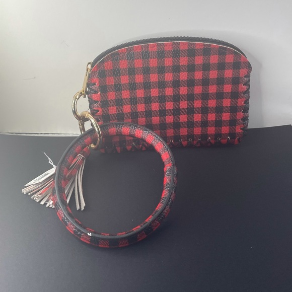 HOT TAMALE! RED AND BLACK WRISTLET PURSE WITH CIRCULAR HANDLE - Picture 2 of 3